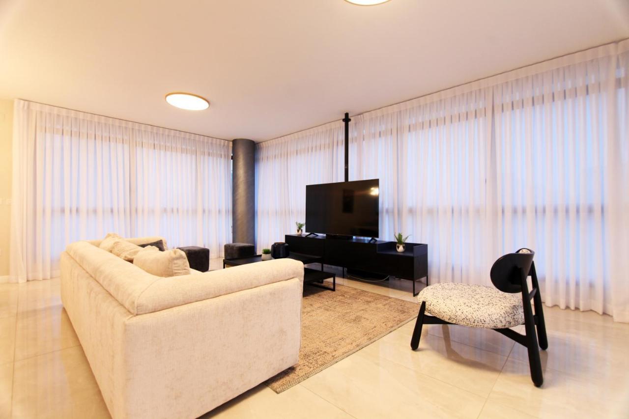 Mini Penthouse Near The Beach Netanya Exterior photo