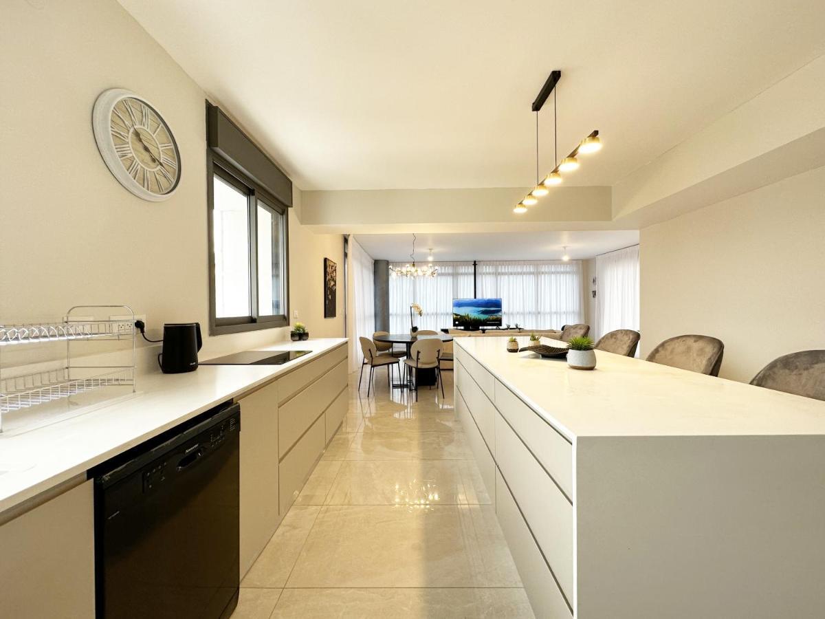 Mini Penthouse Near The Beach Netanya Exterior photo