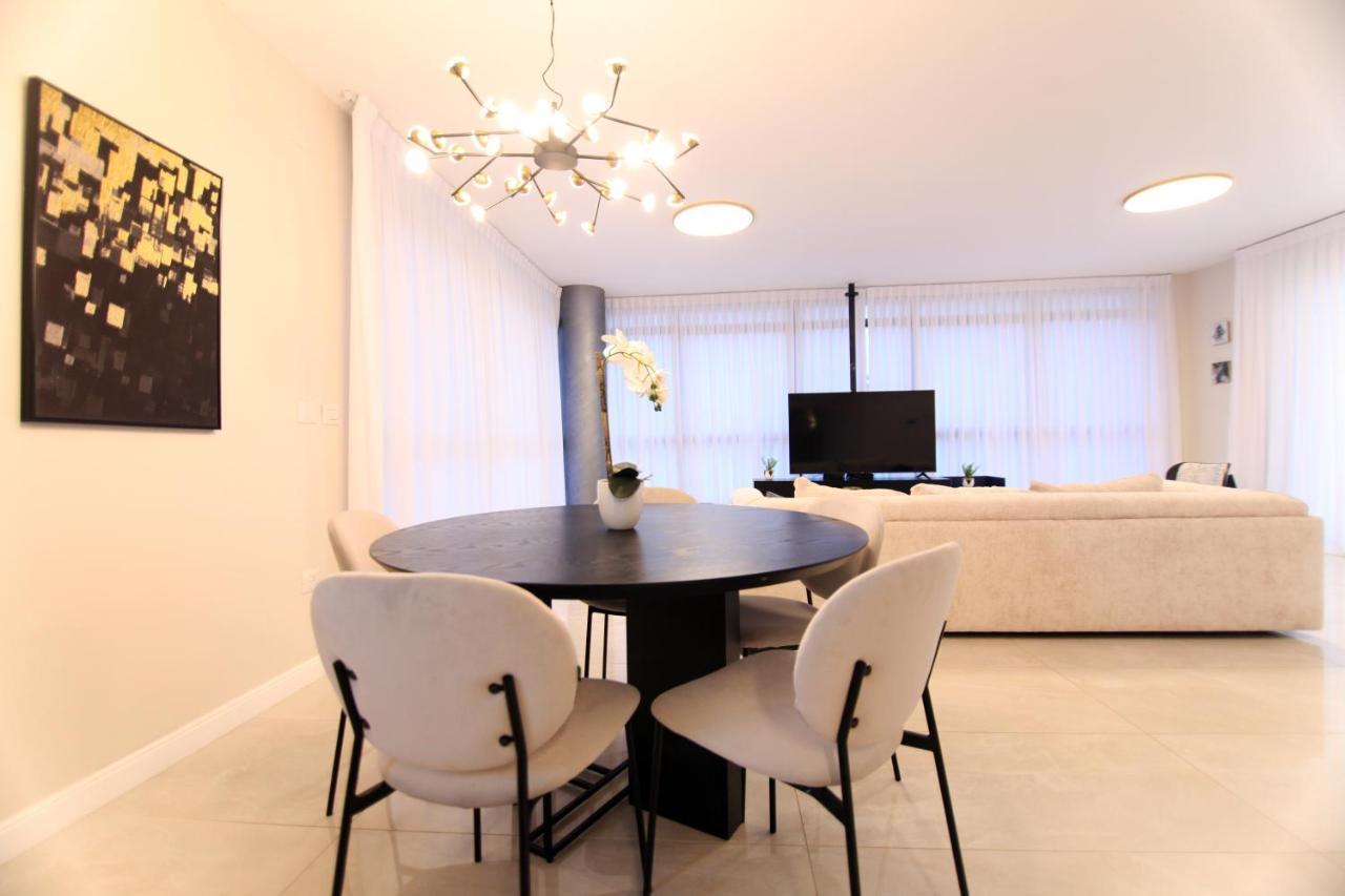 Mini Penthouse Near The Beach Netanya Exterior photo